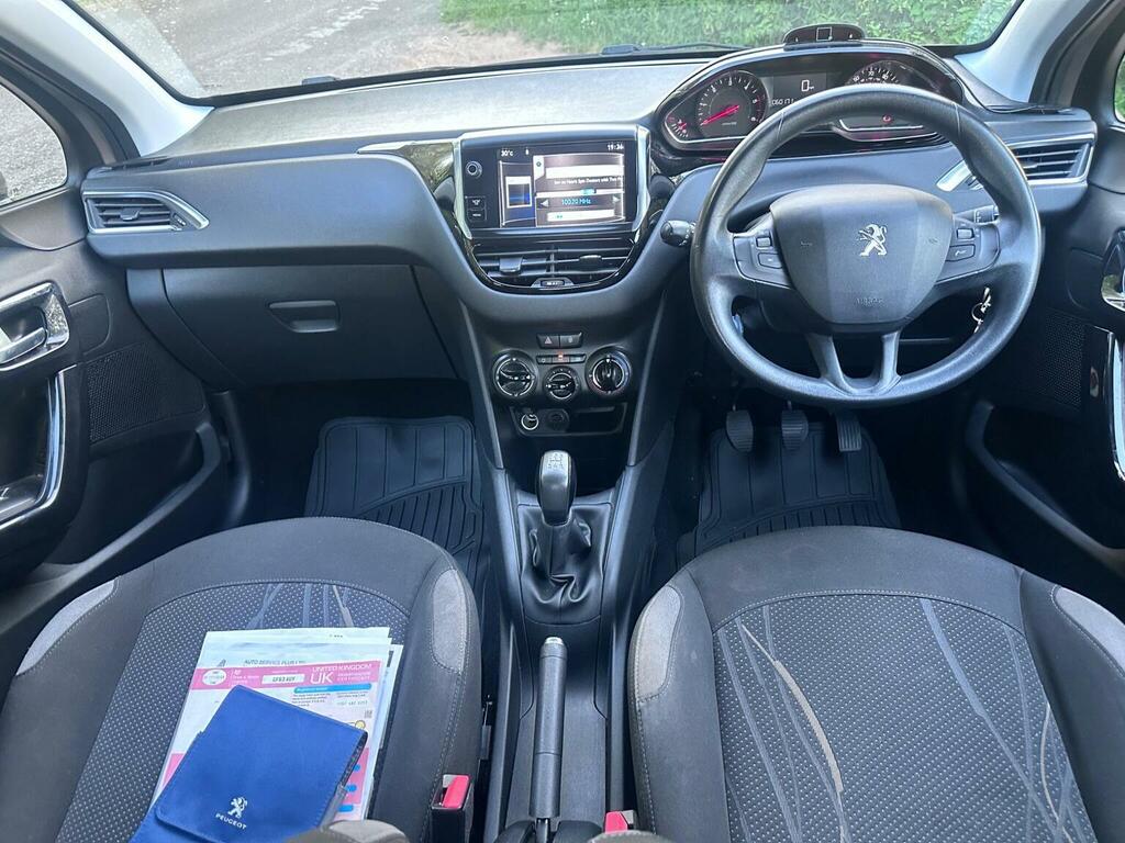 Peugeot 208 1.2 Access Plus White #8