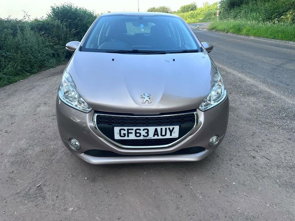 Peugeot 208 1.4 Hdi Active Euro 5 Pink #2