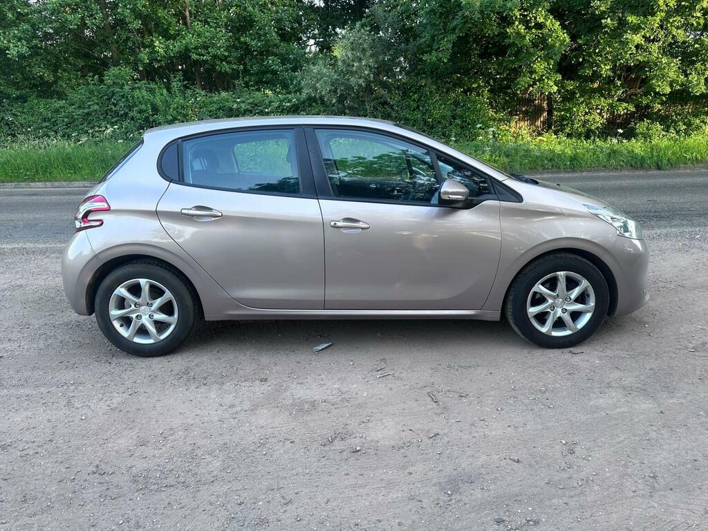 Peugeot 208 1.2 Access Plus White #7