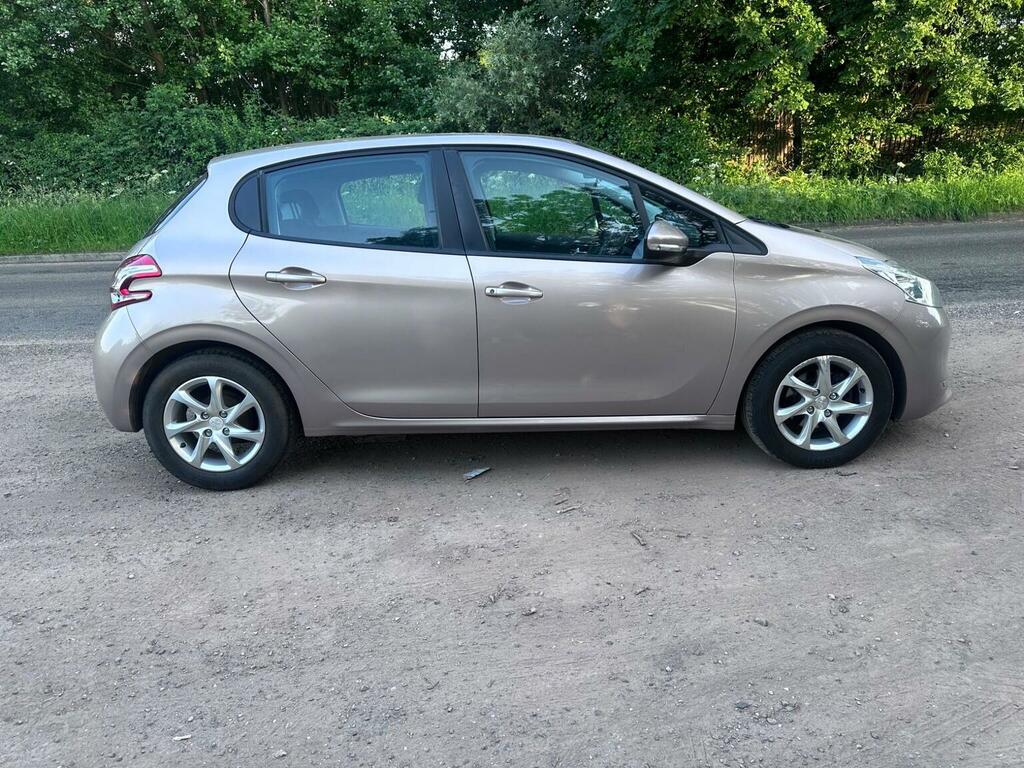 Peugeot 208 1.2 Access Plus White #27