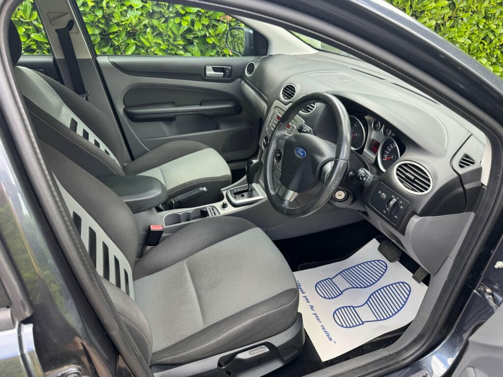 Ford Focus 1.6 Zetec ND08AWN Grey #2