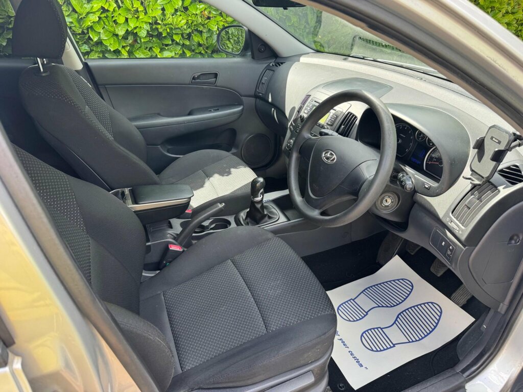 Hyundai I30 1.4 Classic Euro 5 Silver #2