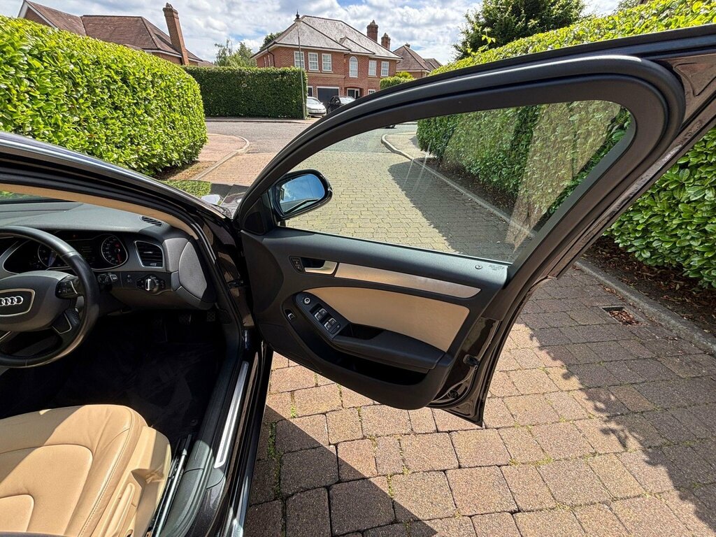 Audi A4 Avant Estate 2.0 Tdi S Line Black #24