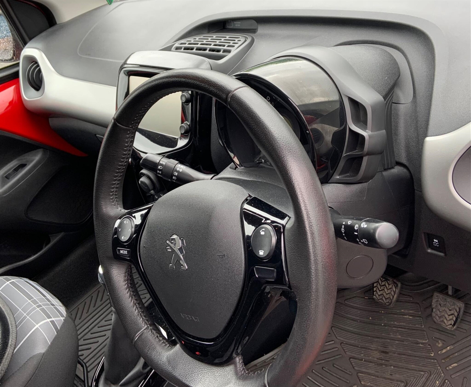 Peugeot 108 1.0 Active Red #7