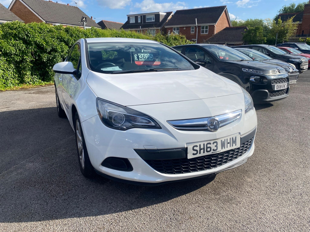 Vauxhall Astra GTC Coupe White
