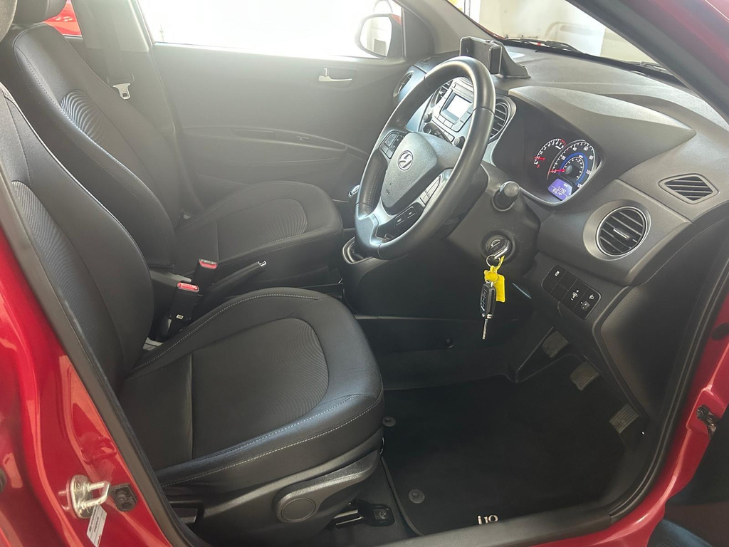 Hyundai I10 1.2 Premium Euro 6 DE17AUO Red #4
