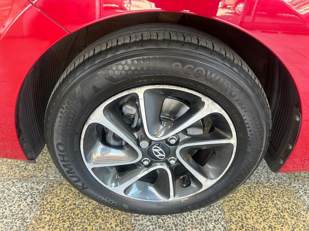 Hyundai I10 1.2 Premium Euro 6 DE17AUO Red #6