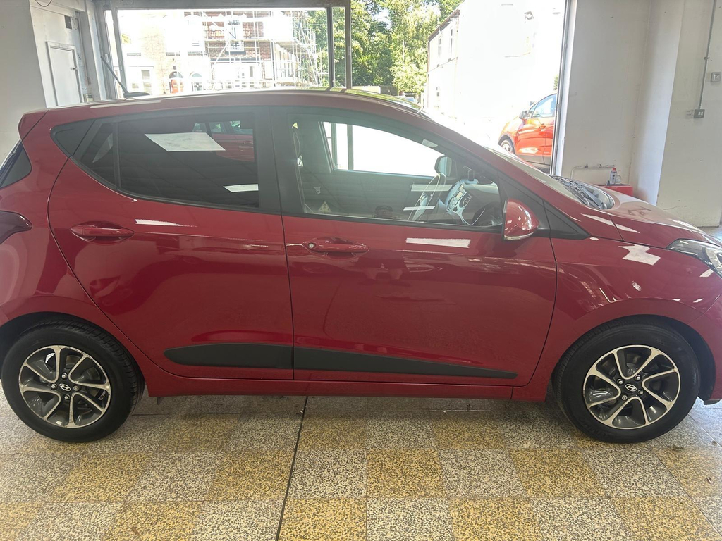 Hyundai I10 1.2 Premium Euro 6 DE17AUO Red #3