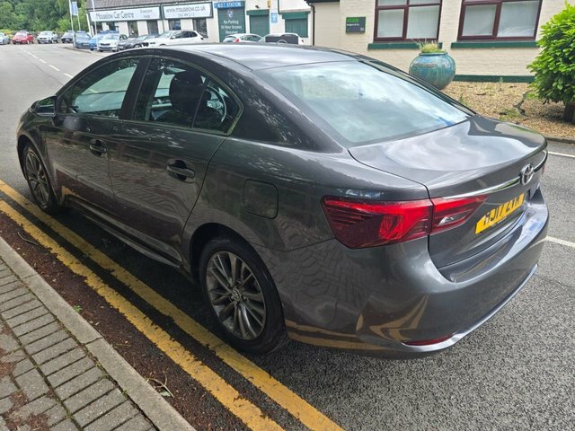 Toyota Avensis 2.0 D-4d Business Edition Saloon Grey #3