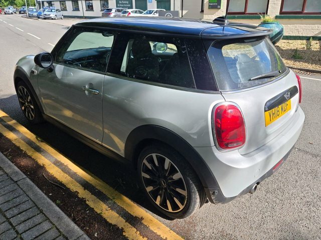 Mini Hatch 1.5 Cooper Hatchback Steptronic Euro 6 YH18MDF Silver #3