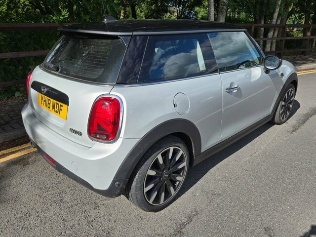 Mini Hatch 1.5 Cooper Hatchback Steptronic Euro 6 YH18MDF Silver #4