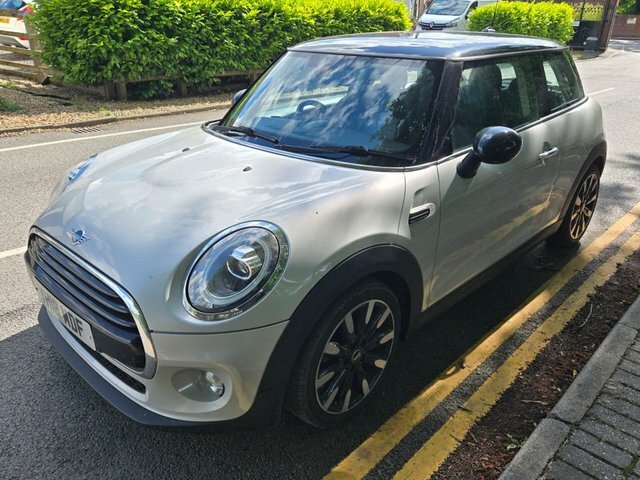 Mini Hatch 1.5 Cooper Hatchback Steptronic Euro 6 YH18MDF Silver #2