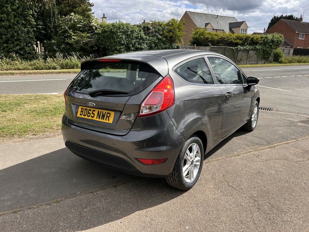 Ford Fiesta Hatchback 1.3 Zetec 2015 BD65NWR Grey #5