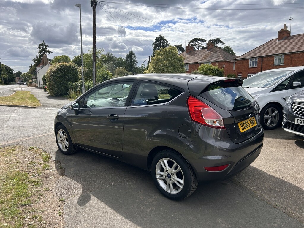 Ford Fiesta Hatchback 1.3 Zetec 2015 BD65NWR Grey #3