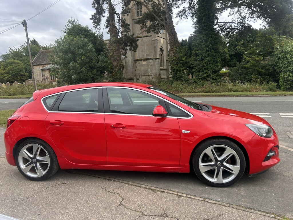 Vauxhall Astra 1.6 16V Limited Edition Red #6