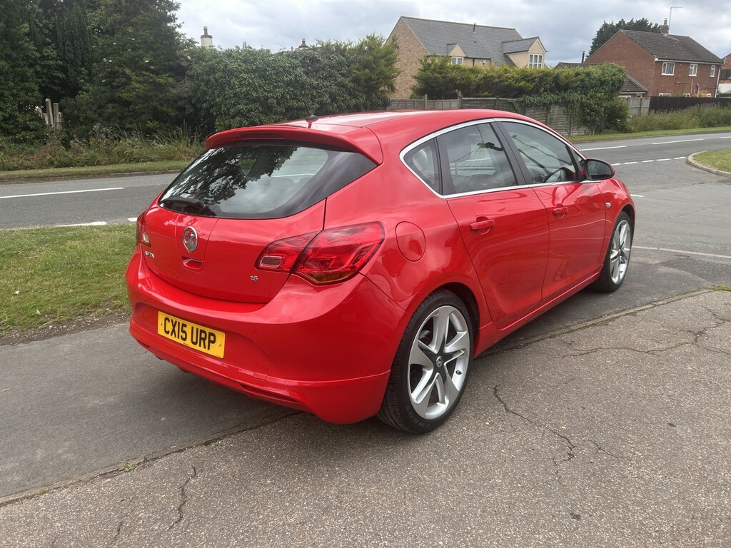Vauxhall Astra 1.6 16V Limited Edition Red #5