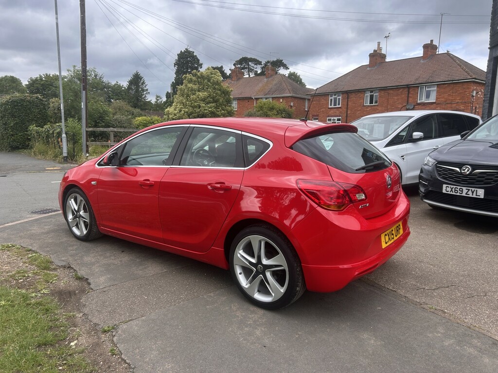 Vauxhall Astra 1.6 16V Limited Edition Red #3