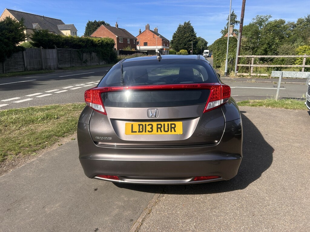 Honda Civic 1.8 I-vtec Es Brown #4