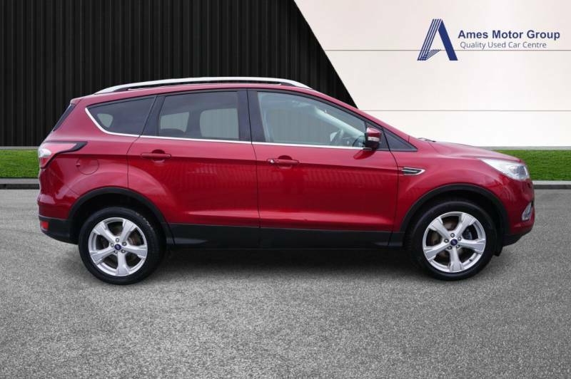Ford Kuga 1.5 Ecoboost Titanium X 2Wd Red #3