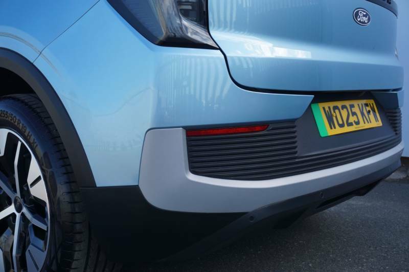 Ford Explorer 210Kw Select 77Kwh Black #39