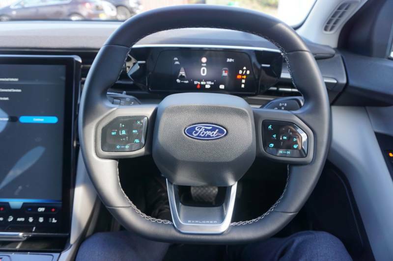 Ford Explorer 210Kw Select 77Kwh Black #61