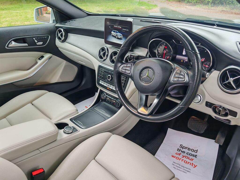 Mercedes-Benz GLA Class 2.1 Gla200d Sport Premium Plus 7G-dct Euro 6 S Silver #2