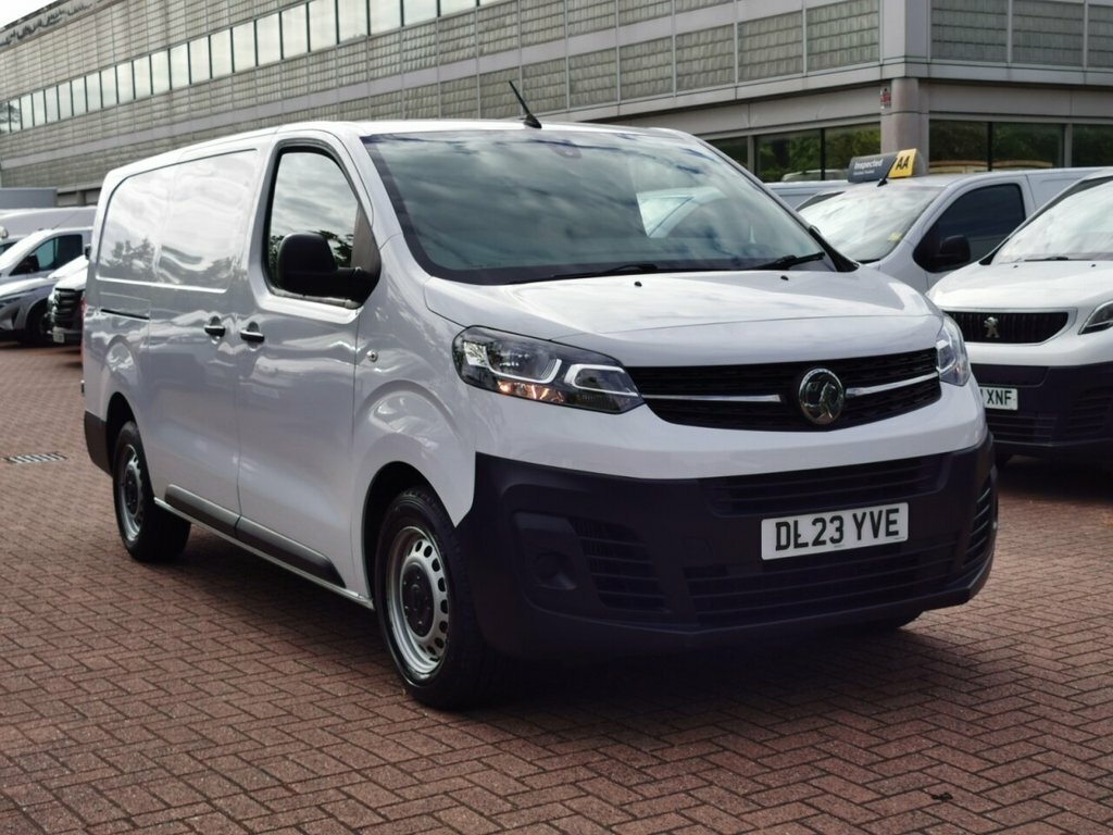 Vauxhall Vivaro Mpv White