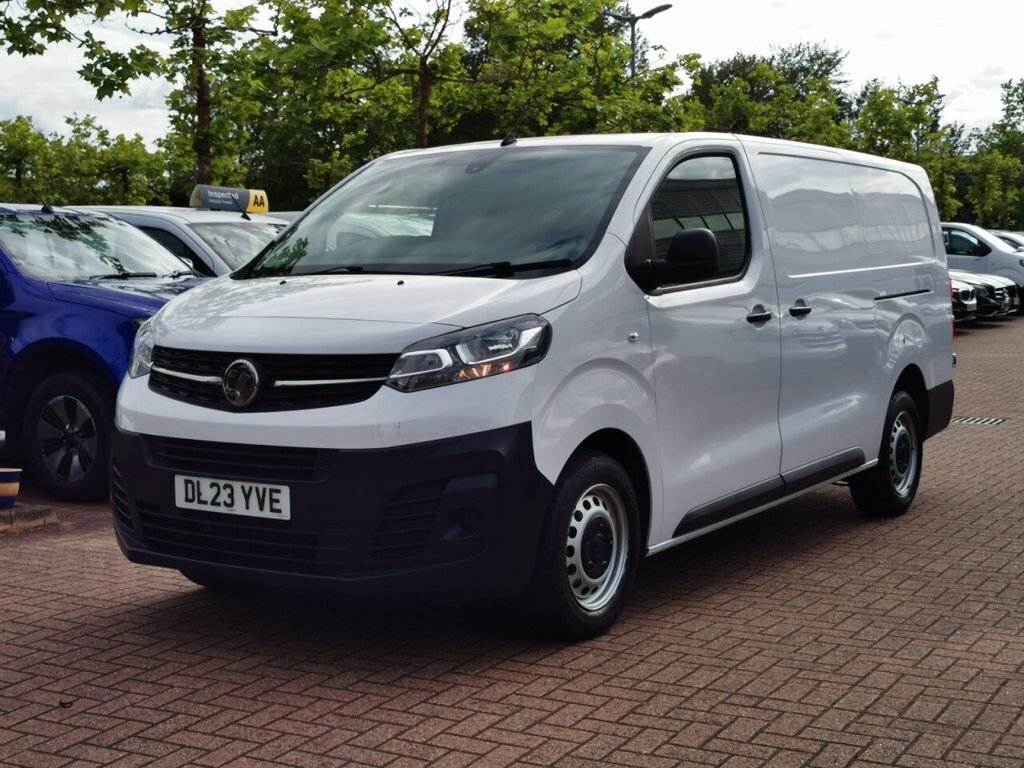 Vauxhall Vivaro Mpv White #2