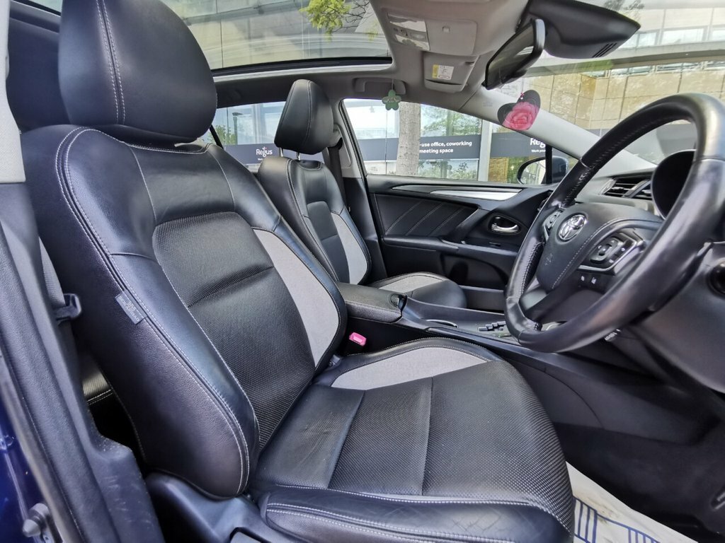 Toyota Avensis D-4d Active Black #13