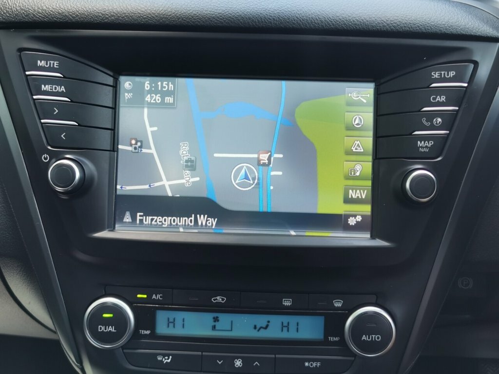 Toyota Avensis D-4d Active Black #15