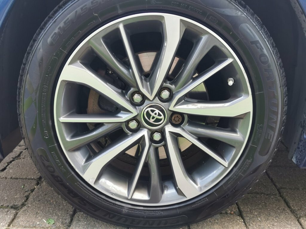 Toyota Avensis D-4d Active Black #30