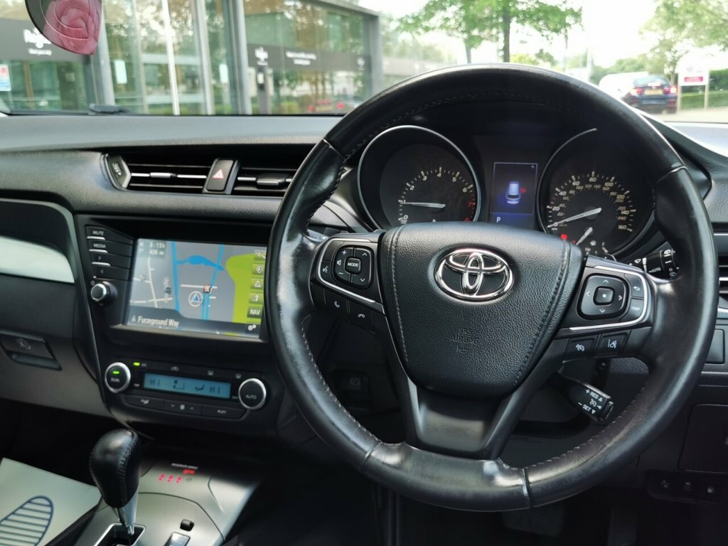 Toyota Avensis D-4d Active Black #12