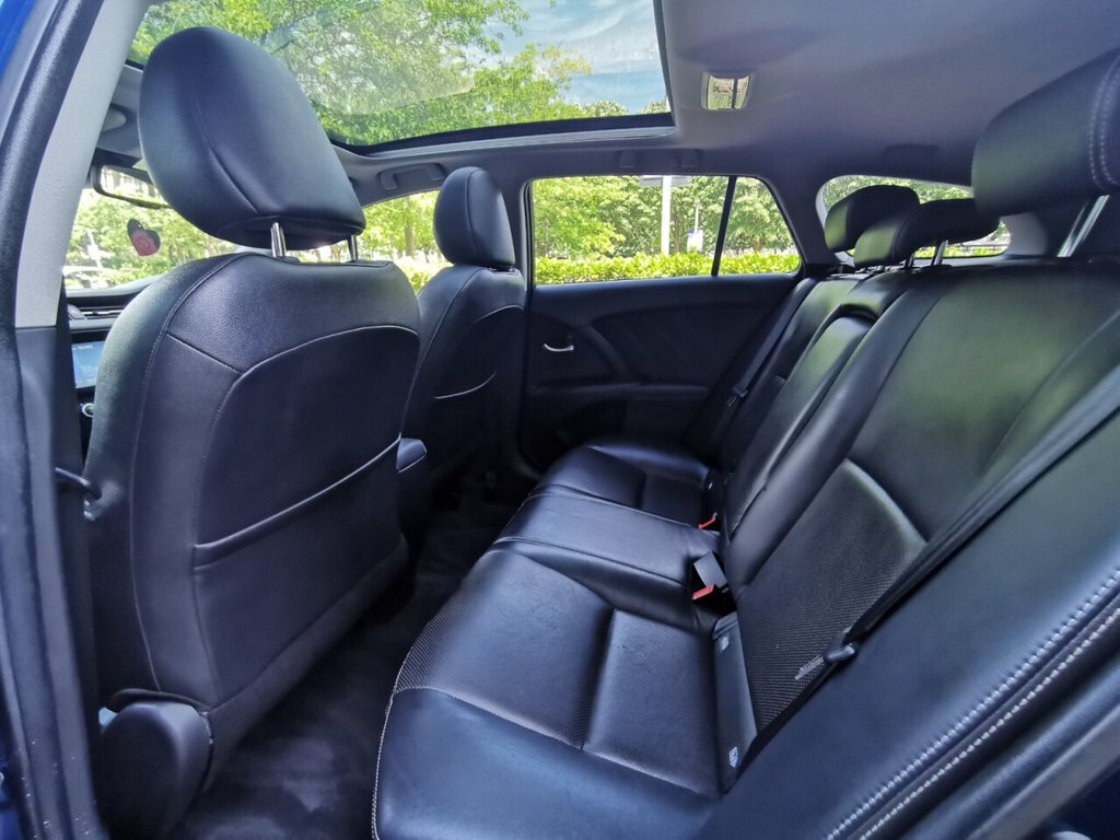 Toyota Avensis D-4d Active Black #8