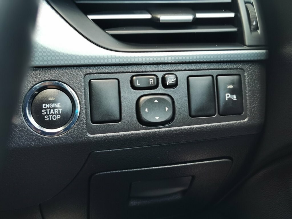 Toyota Avensis D-4d Active Black #18