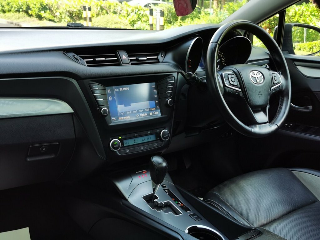 Toyota Avensis D-4d Active Black #10