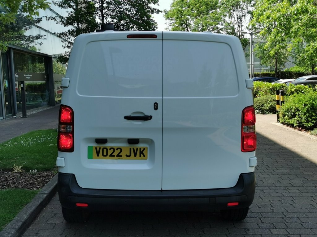 Vauxhall Vivaro Mpv White #6