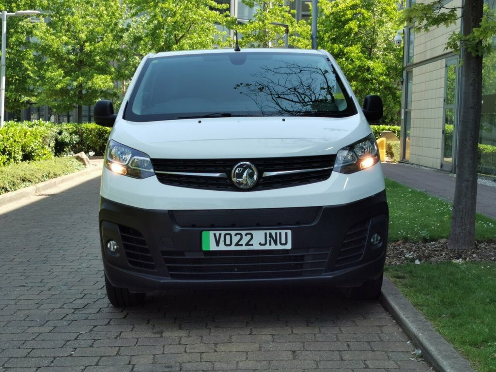 Vauxhall Vivaro Mpv White #3