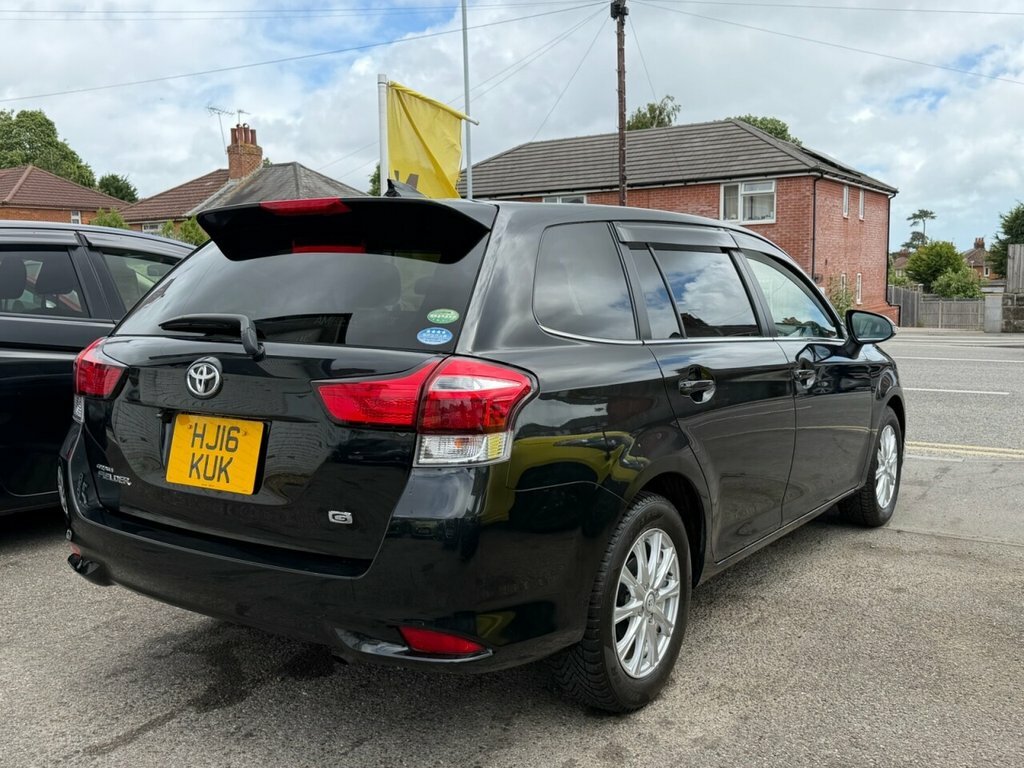 Toyota Corolla Estate HJ16KUK Black #4