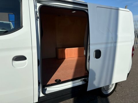 Maxus eDeliver 3 50.23Kwh Panel Van Fwd L1 122 P White #8