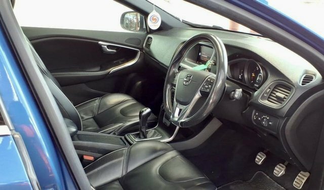 Volvo V40 D2 R-design Pro Hatchback Blue #4