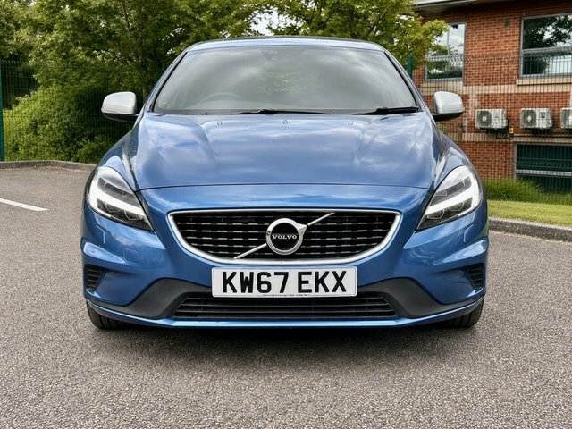 Volvo V40 D2 R-design Pro Hatchback Blue #2