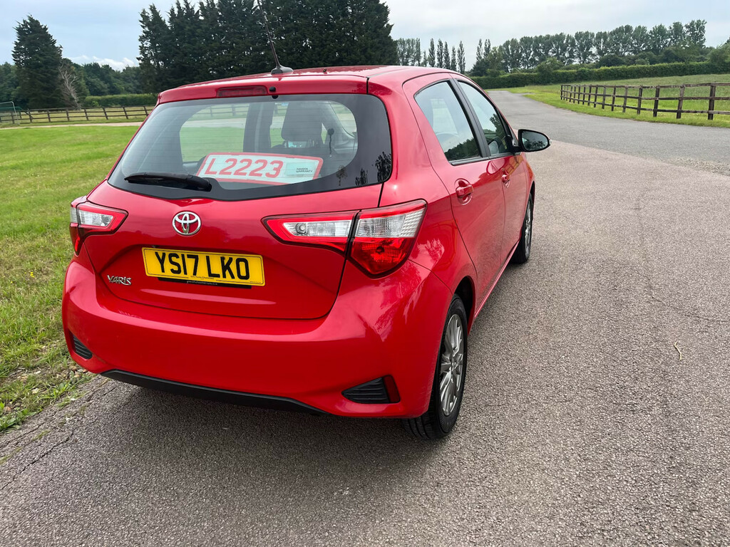 Toyota Yaris 1.5 Vvt-i Icon Tech Hatchback Red #5