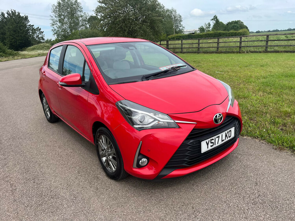 Toyota Yaris 1.5 Vvt-i Icon Tech Hatchback Red
