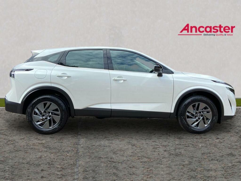 Nissan Qashqai 1.3 Dig-t Mh Acenta Premium LC26XTZ White #2