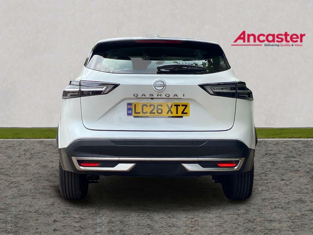 Nissan Qashqai 1.3 Dig-t Mh Acenta Premium LC26XTZ White #4
