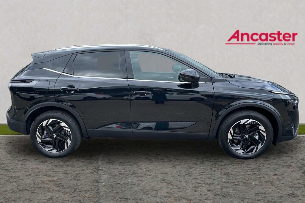 Nissan Qashqai 1.3 Dig-t Mh N-connecta Glass Roof LS26WOV Black #4