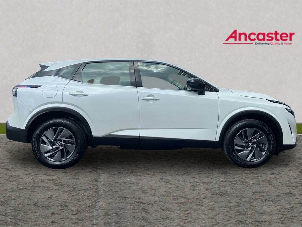 Nissan Qashqai 1.5 E-power 205 Acenta Premium LV26XEL White #2