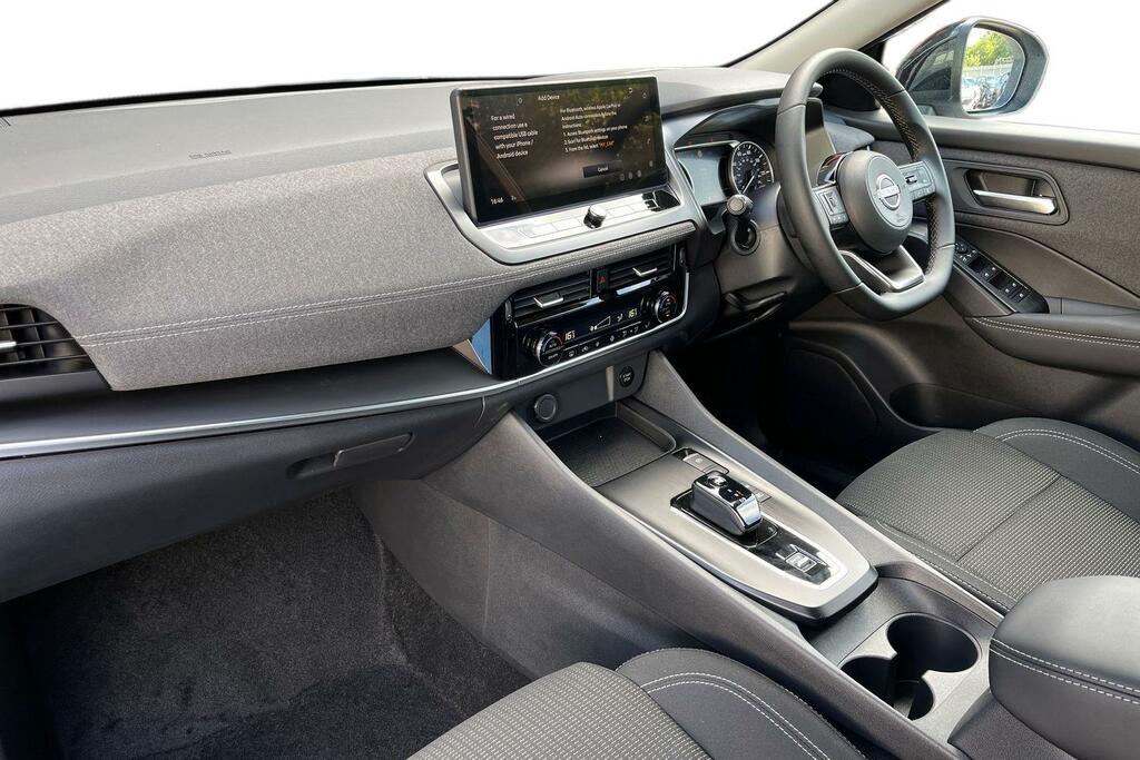 Nissan Qashqai 1.5 E-power 205 Acenta Premium LV26WXF White #2