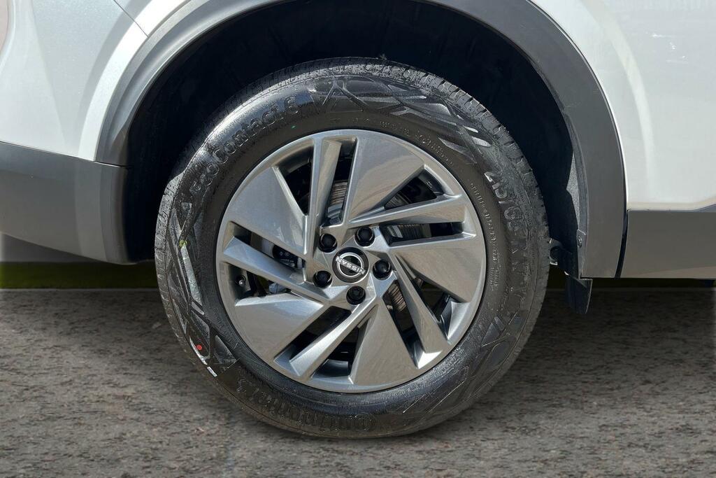 Nissan Qashqai 1.5 E-power 205 Acenta Premium LV26WXF White #5