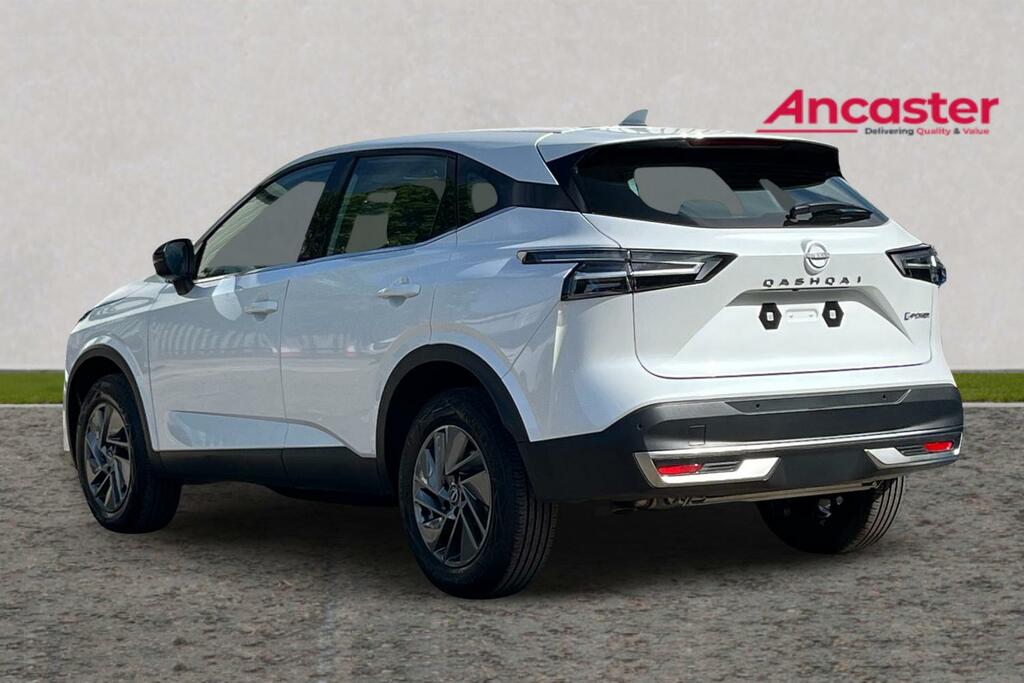 Nissan Qashqai 1.5 E-power 205 Acenta Premium LV26WXF White #3
